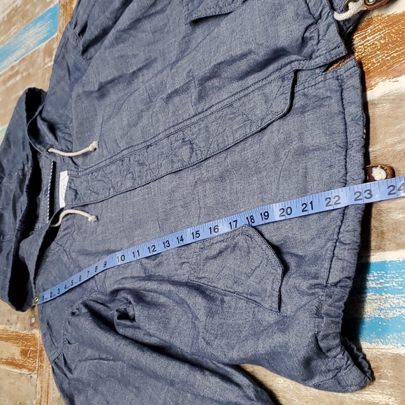 E Hyphen World Gallery Pleated Chambray Hooded 3/4 Sleeve Lightweight Jacket - Picture 7 of 12